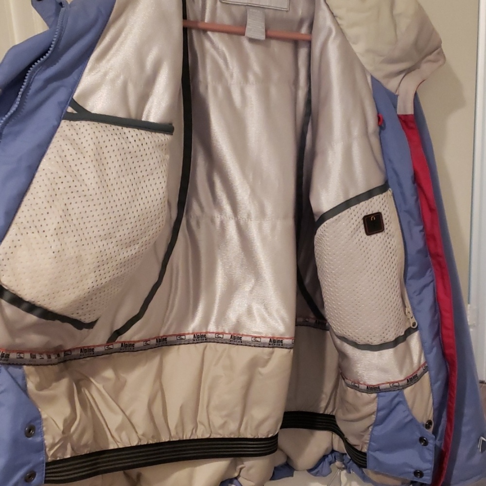 Snowboarding Jacket - Picture 4 of 4
